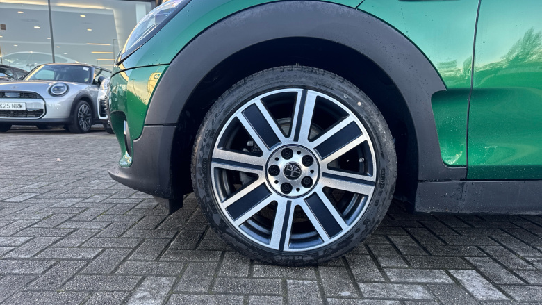 MINI Clubman 1.5 Cooper Exclusive Premium 6dr Auto Petrol Estate